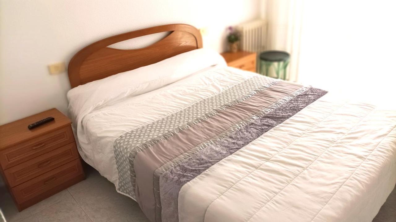 Garden Lodge Hostal Evencio Ribadavia Extérieur photo
