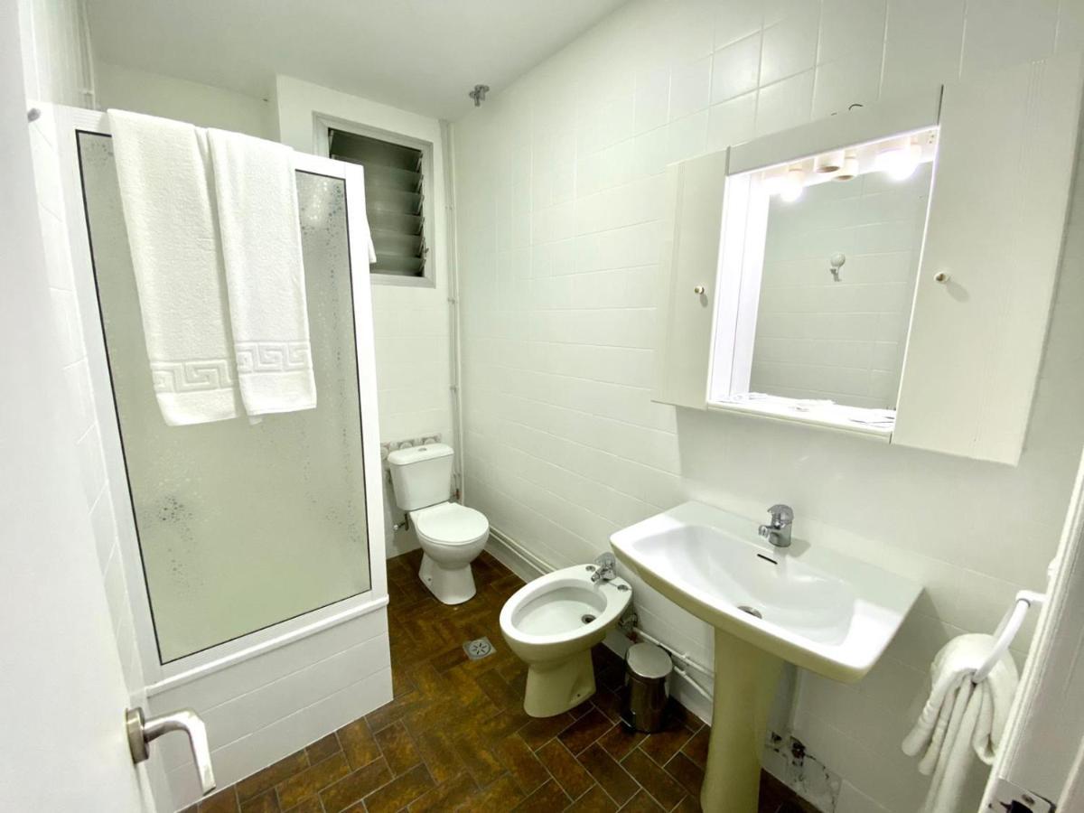Garden Lodge Hostal Evencio Ribadavia Extérieur photo